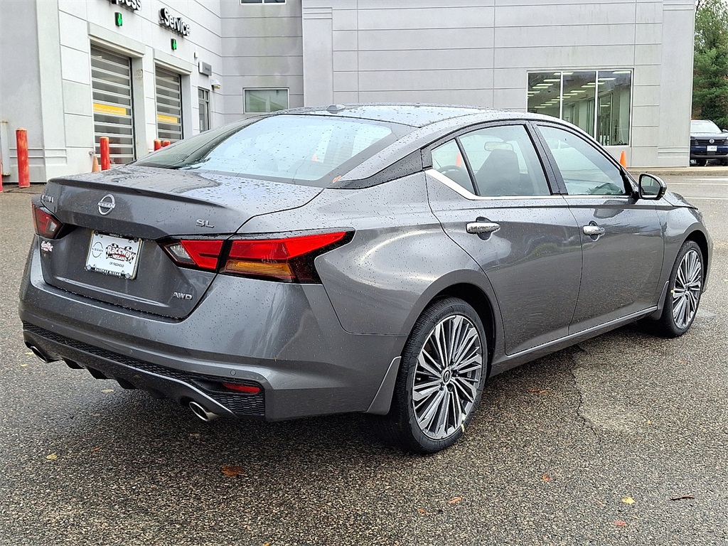 2025 Nissan Altima SL photo 4