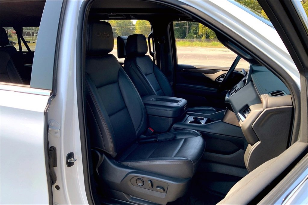 2023 Chevrolet Suburban High Country photo 7
