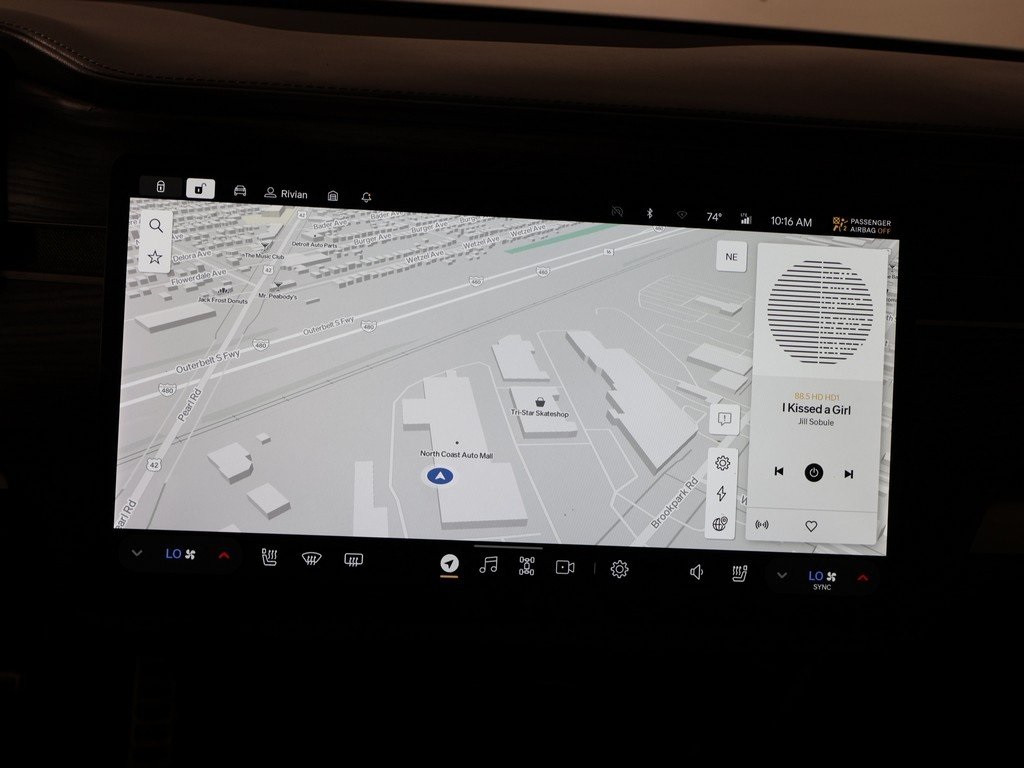 2022 Rivian R1T Adventure photo 35