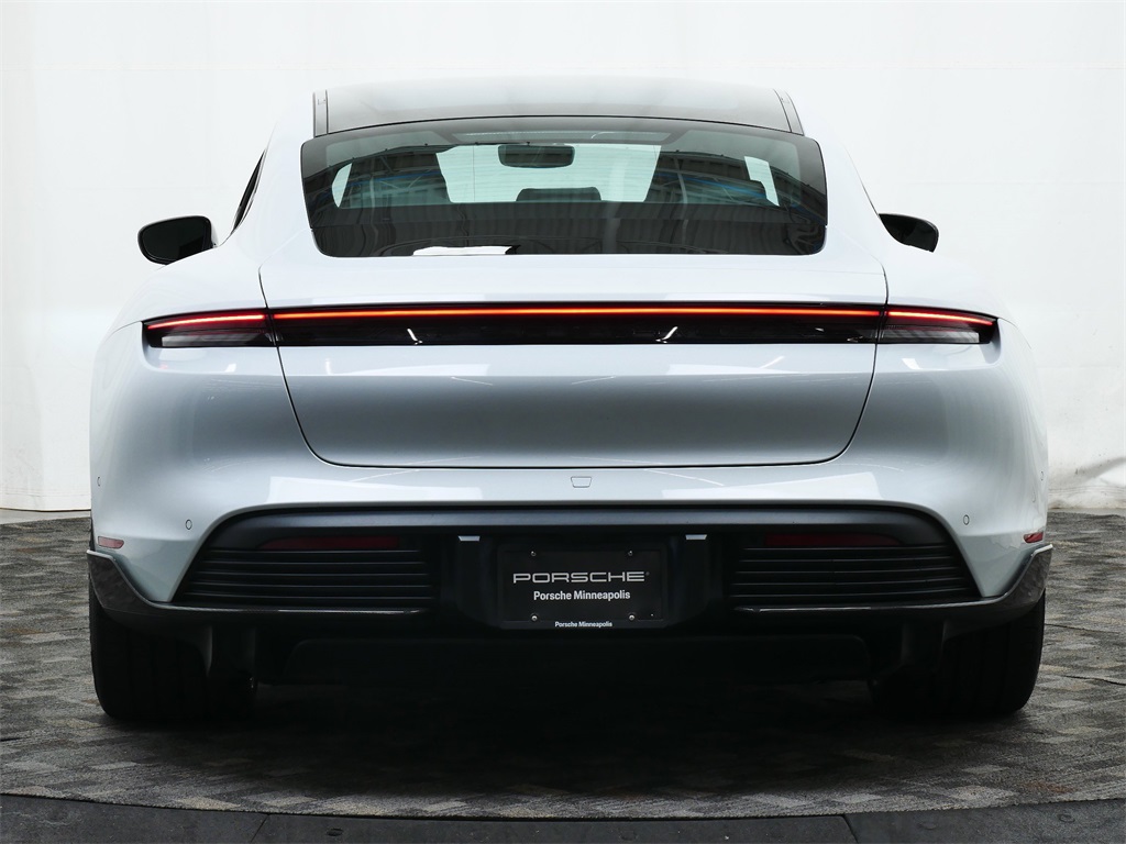 2023 Porsche Taycan photo 6