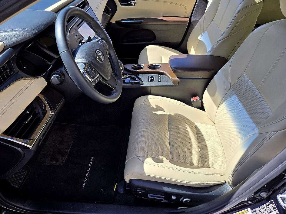 2018 Toyota Avalon Limited photo 9