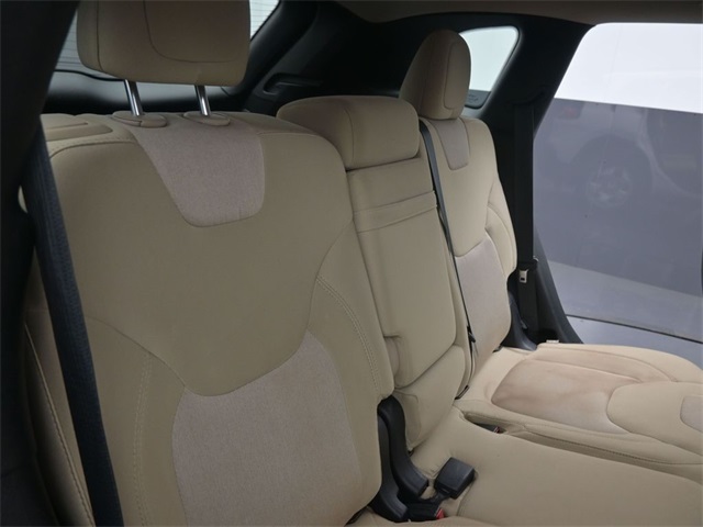 2015 Jeep Cherokee Sport photo 24