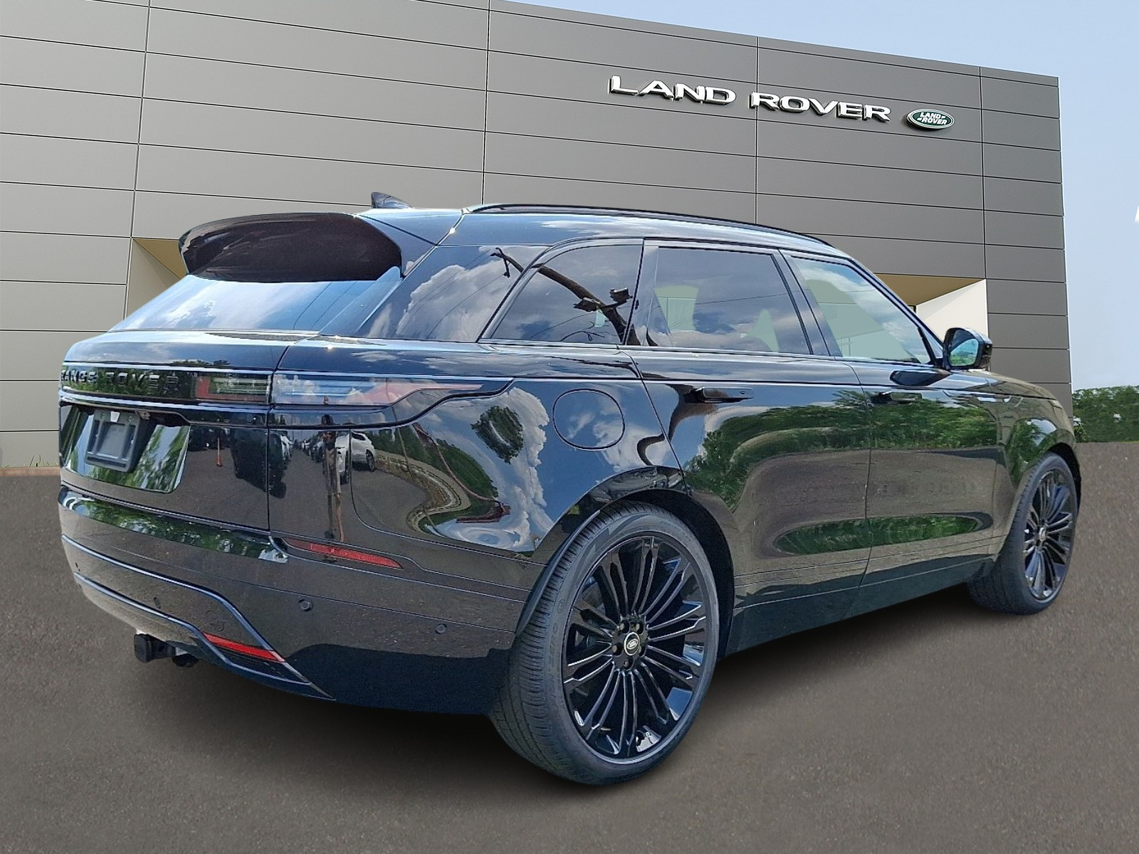 2026 Land Rover Range Rover Velar SE photo 2