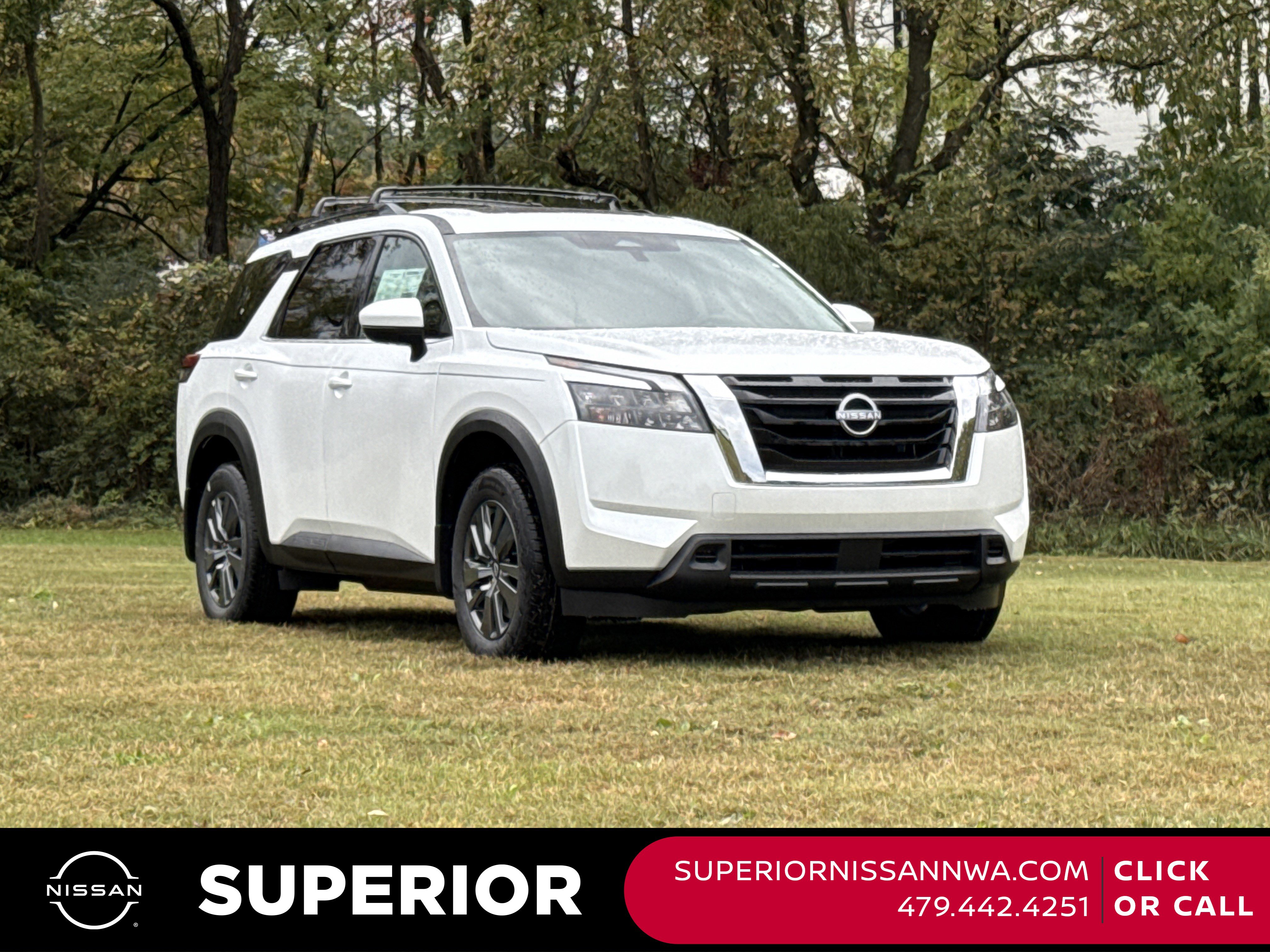 2025 Nissan Pathfinder SV's photo