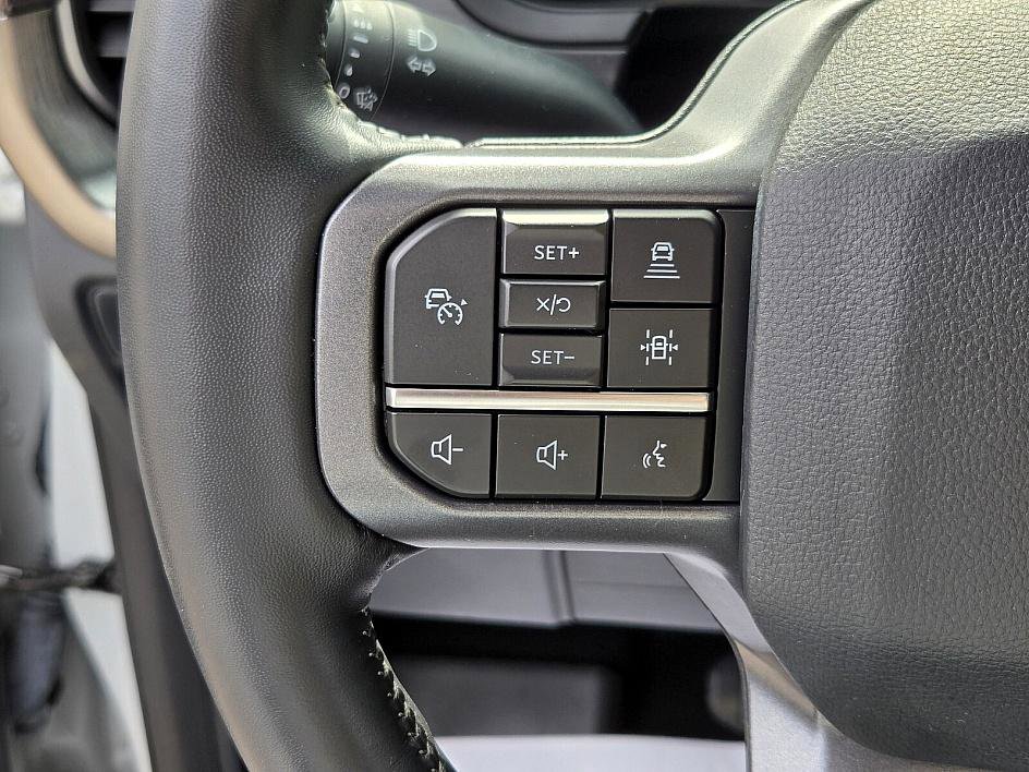 2023 Ford F-150 Lariat photo 25