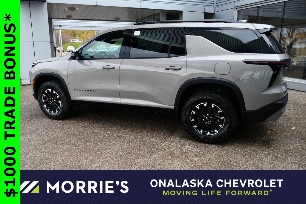 2026 Chevrolet Traverse Z71 photo 2