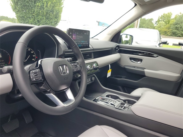 2025 Honda Pilot Touring photo 12