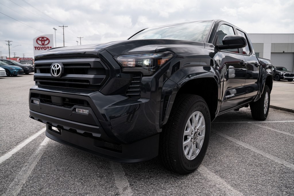 2025 Toyota Tacoma SR5 Double Cab photo 3