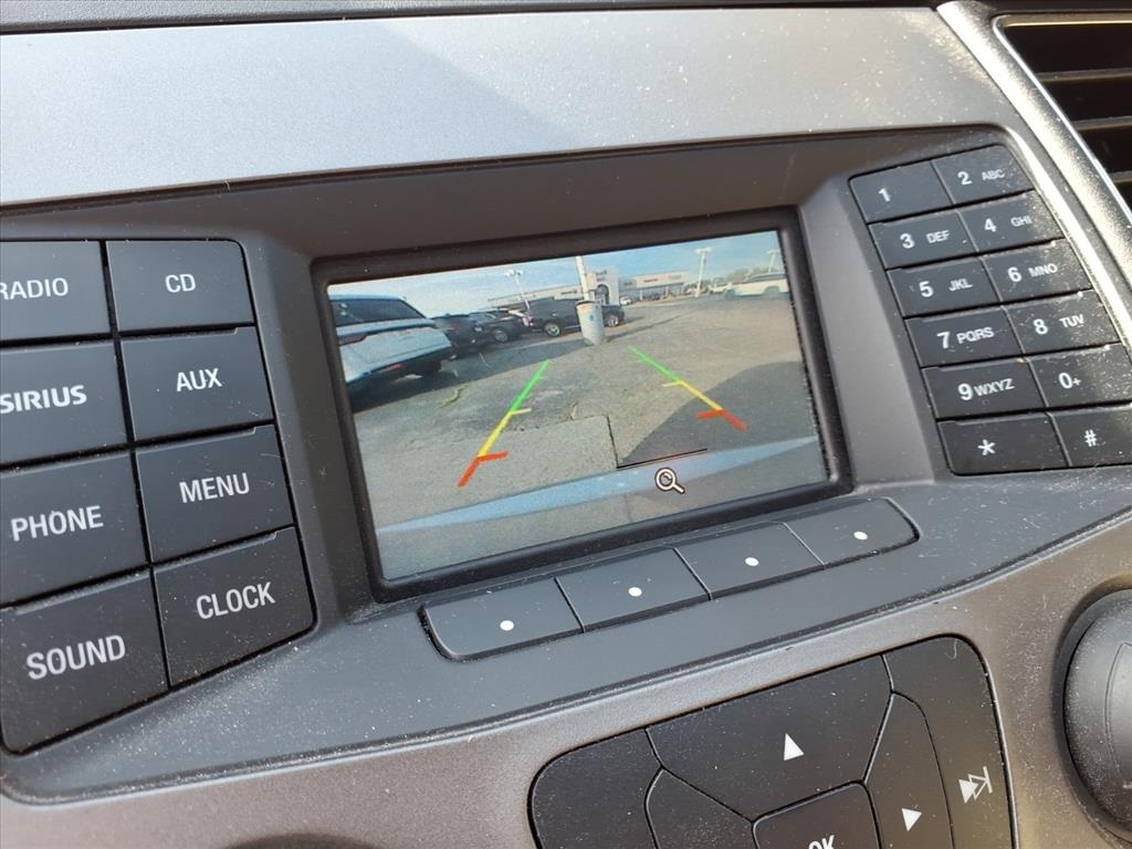 2017 Ford Taurus SE photo 17
