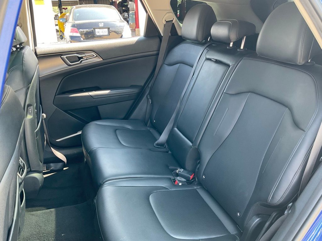 2024 Kia Sportage SX photo 15