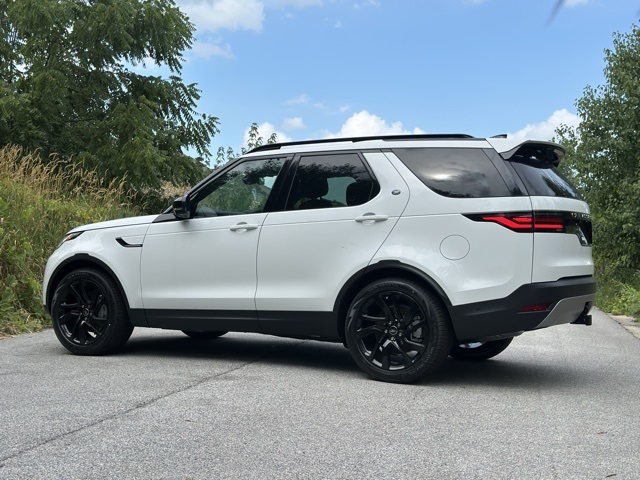 2025 Land Rover Discovery S photo 8
