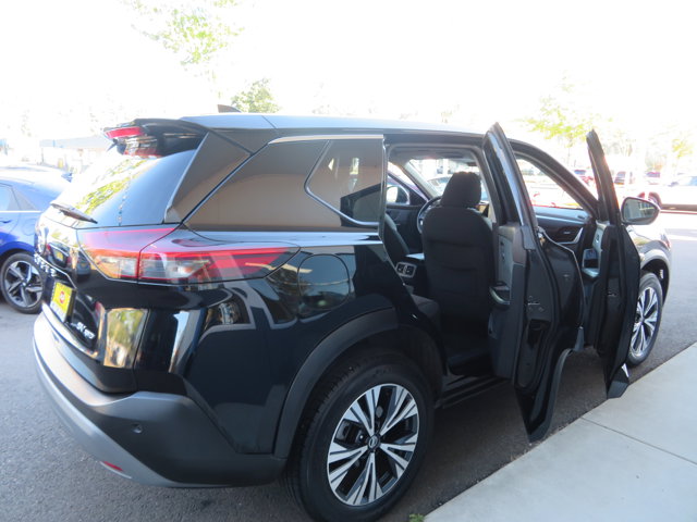 2021 Nissan Rogue SV photo 9