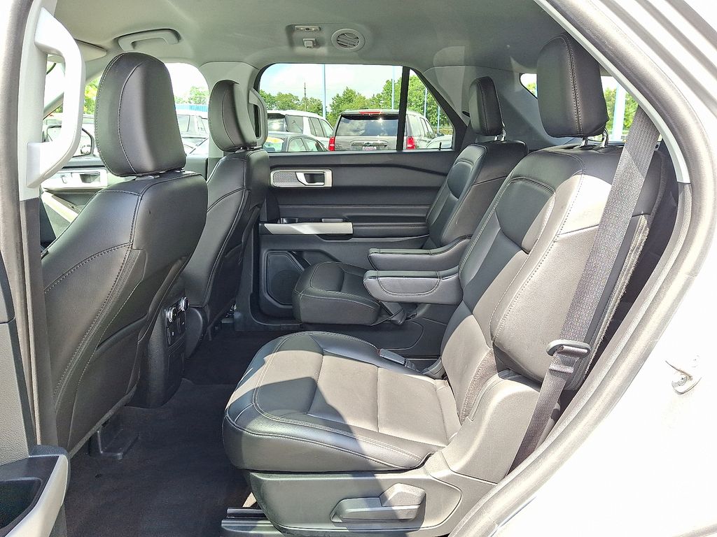 2022 Ford Explorer XLT photo 8