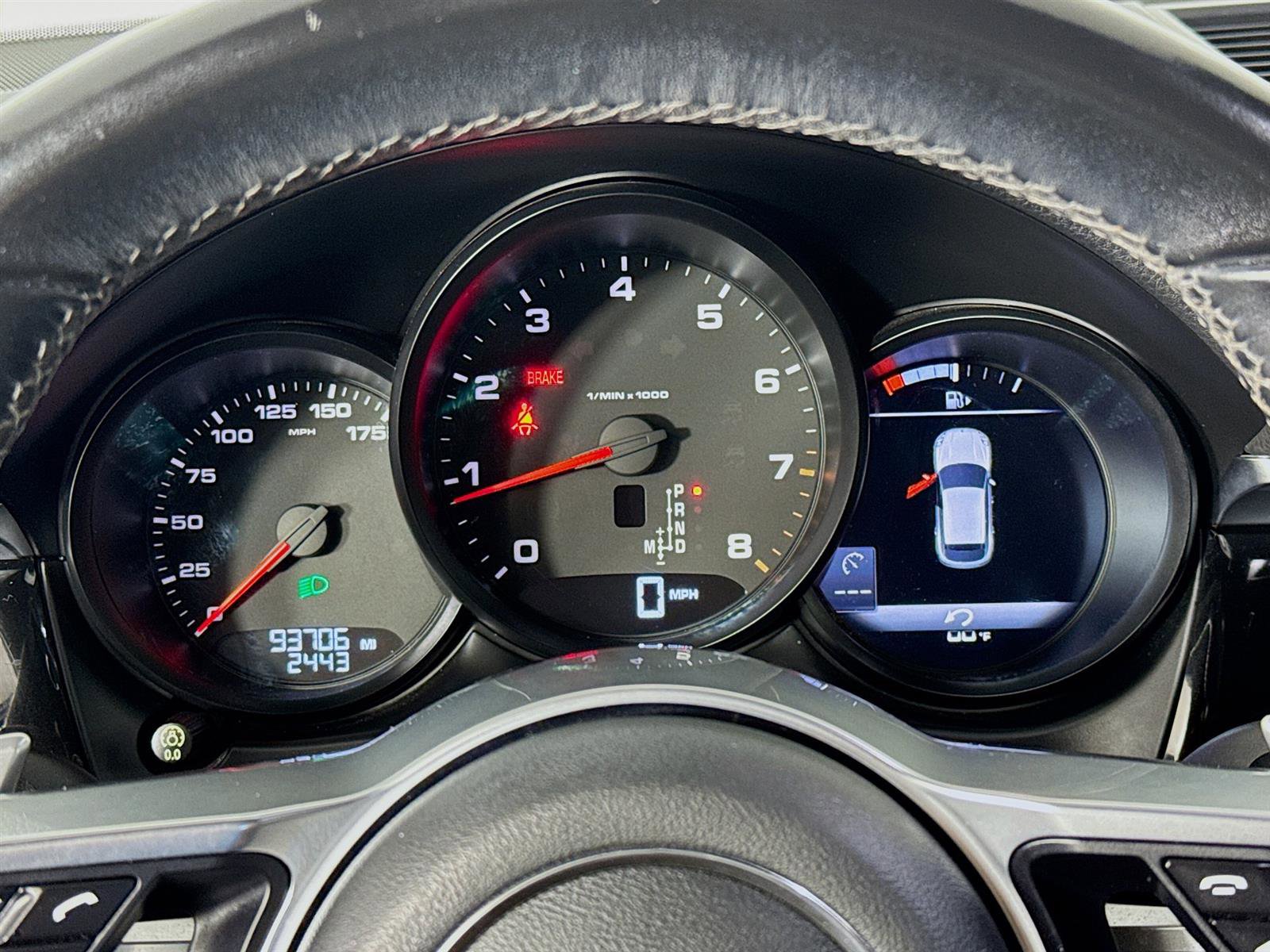 2018 Porsche Macan Base photo 13