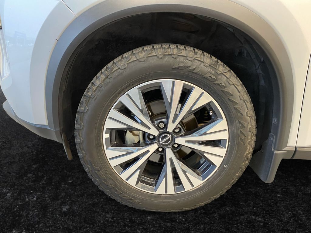 2022 Nissan Rogue SV photo 23