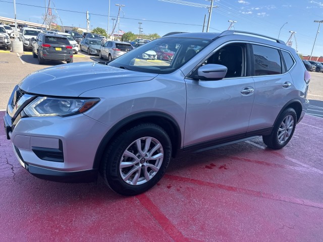 Used 2020 Brilliant Silver Metallic Nissan SV image 22