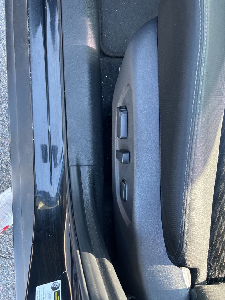 2018 Nissan Rogue SV photo 17