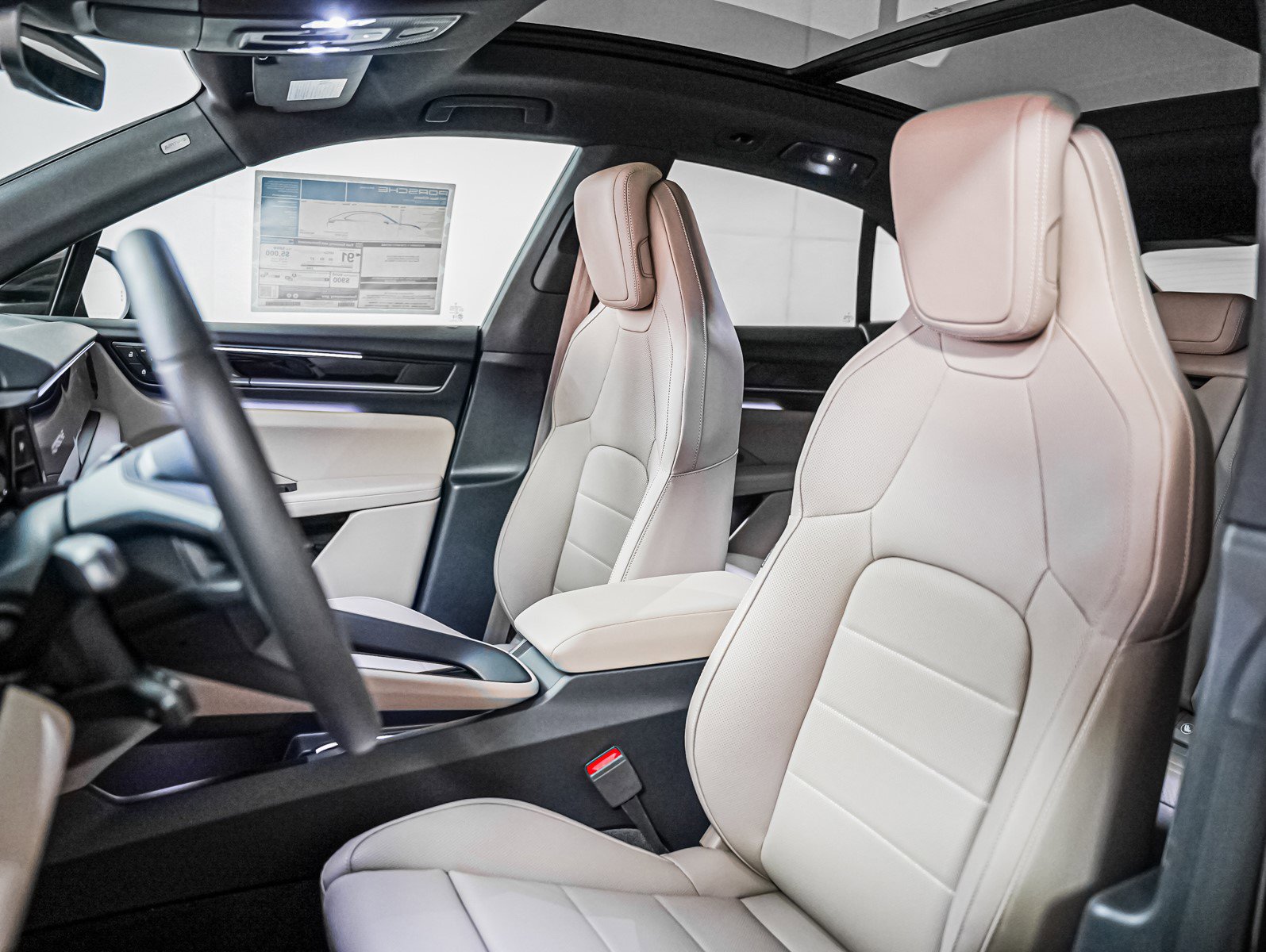 2025 Porsche Macan Electric photo 5