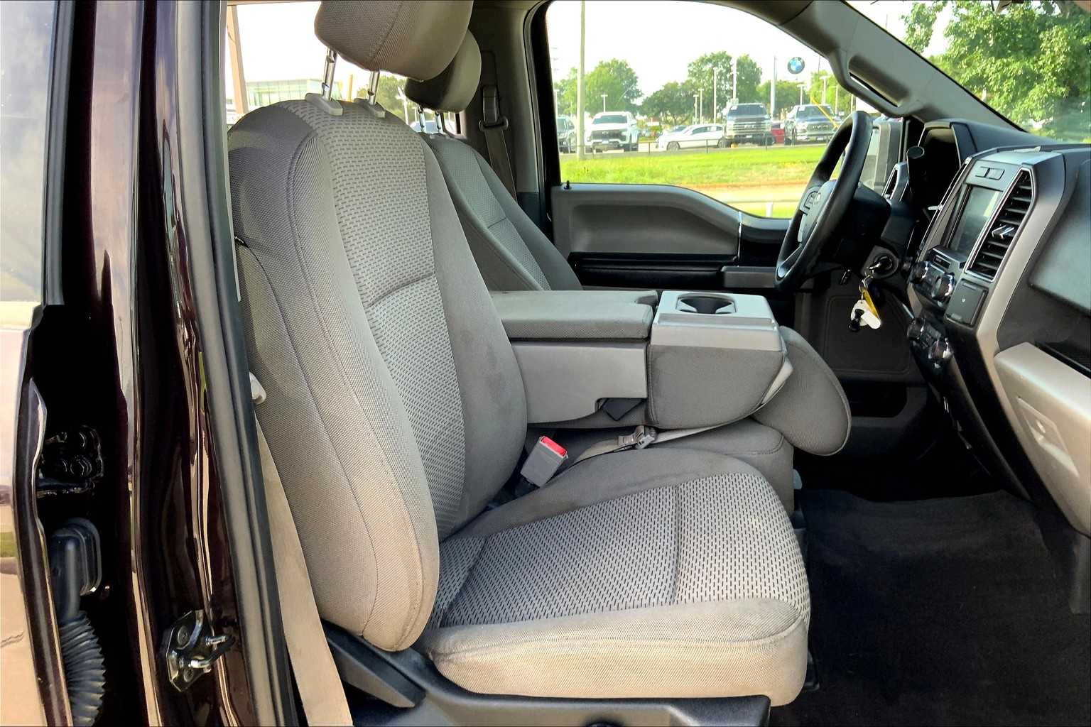 2020 Ford F-150 XLT photo 8
