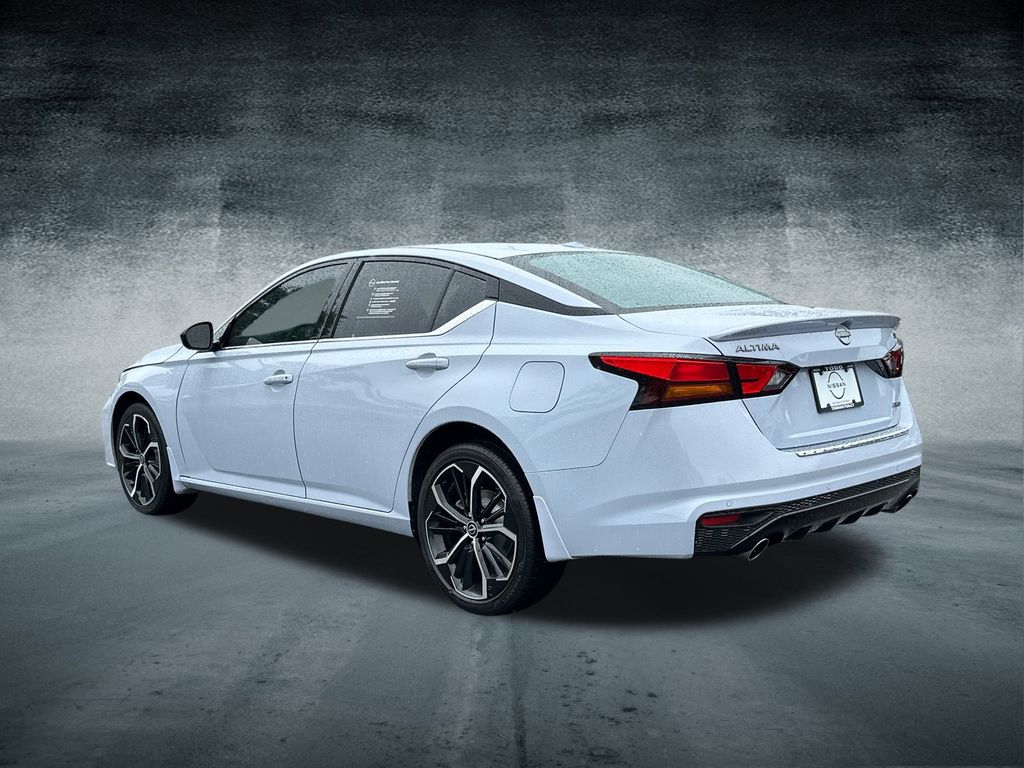 2023 Nissan Altima 2.5 SR photo 2