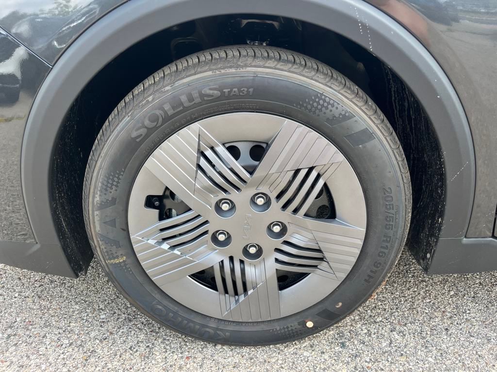 2025 Kia K4 LX photo 9