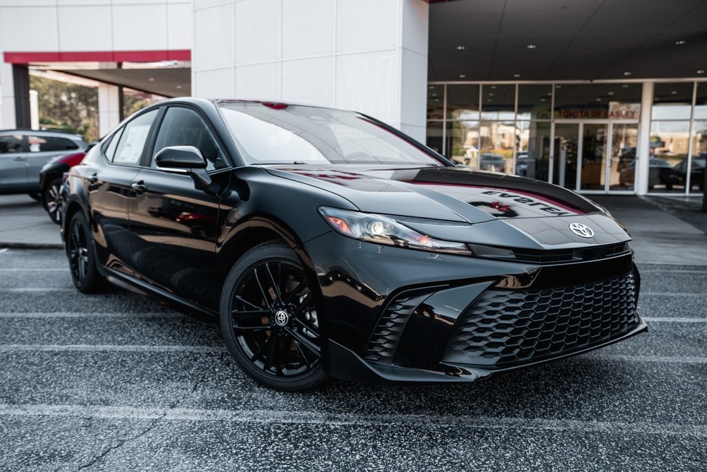 2026 Toyota Camry SE's photo