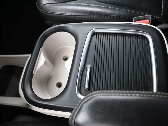 2022 Chrysler Pacifica Touring L photo 27