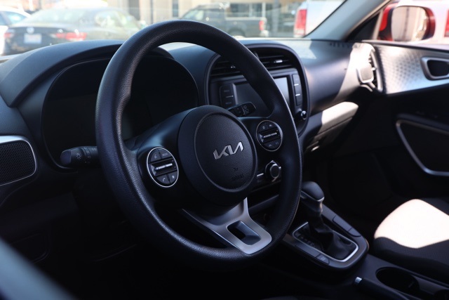 2023 Kia Soul LX photo 12