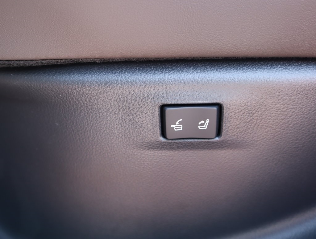 2025 Lexus RX 450h+ Luxury AWD photo 28
