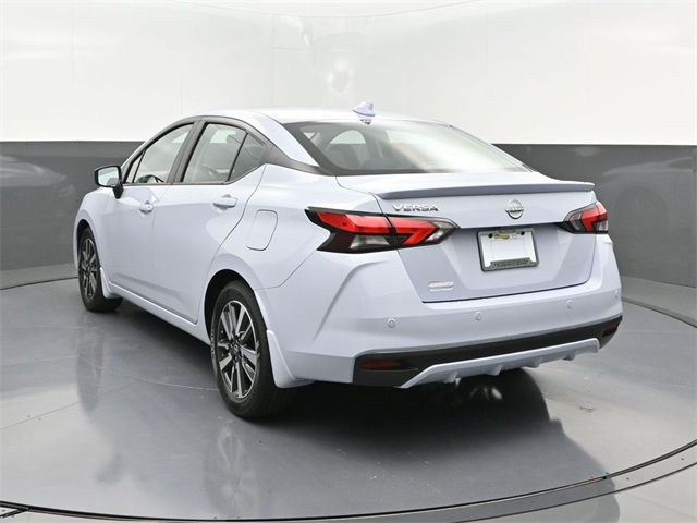 2025 Nissan Versa 1.6 SV photo 4