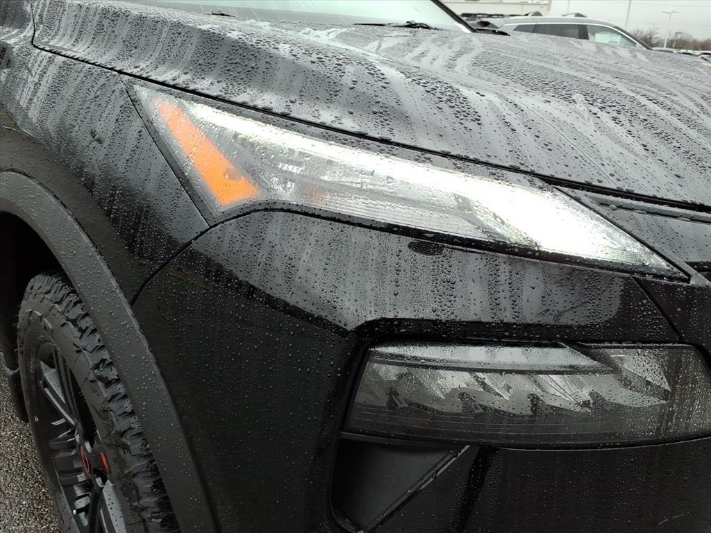 2026 Nissan Rogue SV photo 2