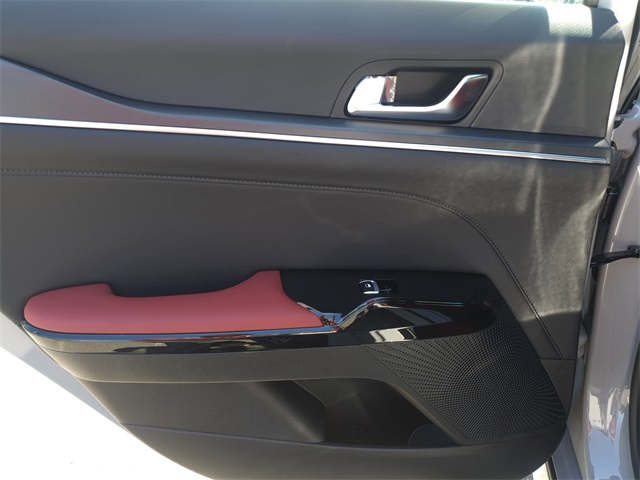 2025 Kia K5 GT-Line photo 9
