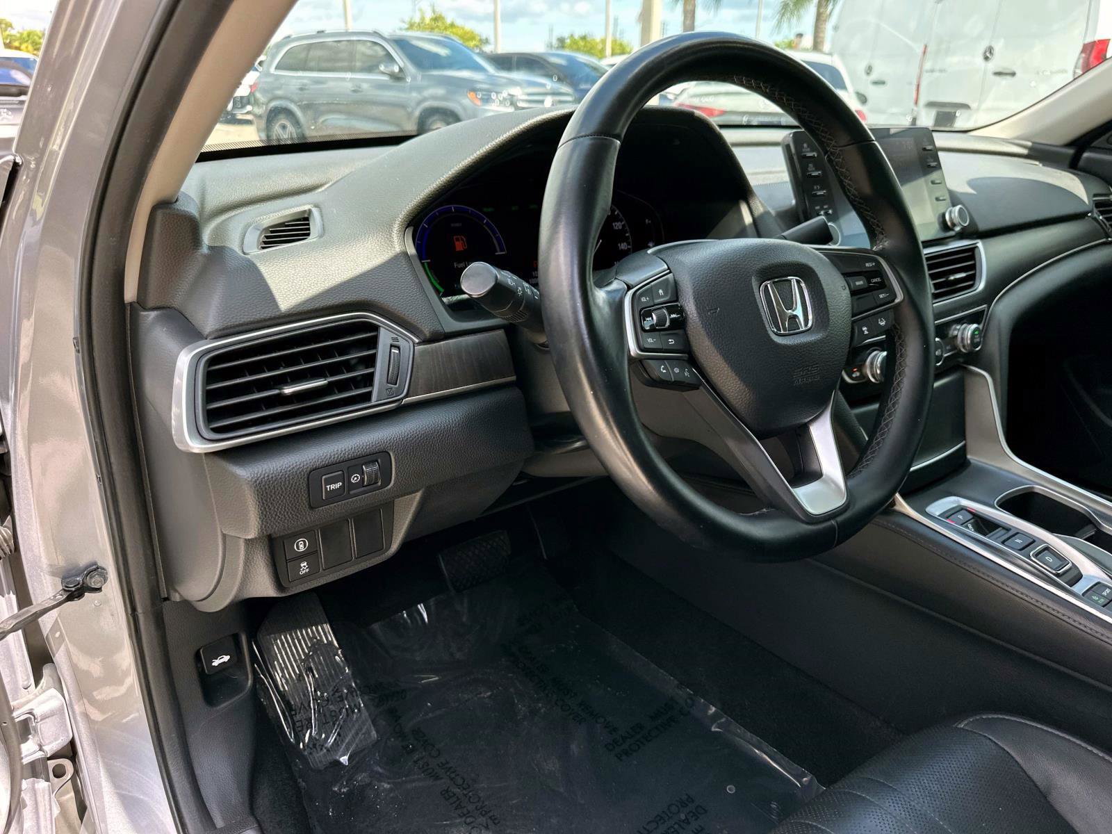2020 Honda Accord Hybrid EX-L photo 18