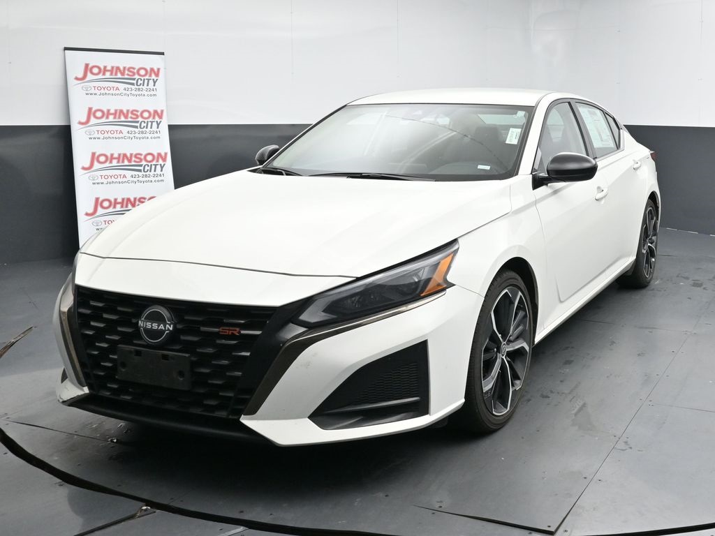 2023 Nissan Altima 2.5 SR photo 4