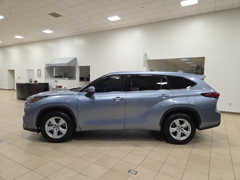 2021 Toyota Highlander LE