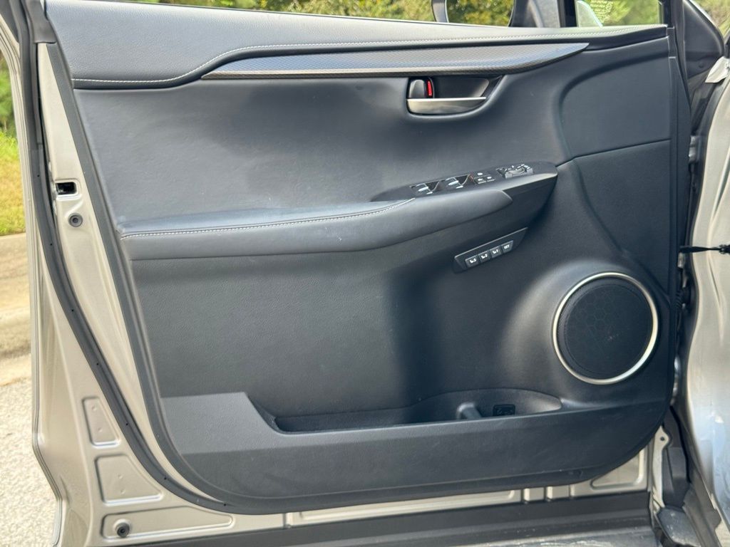 2019 Lexus NX 300h Luxury photo 21