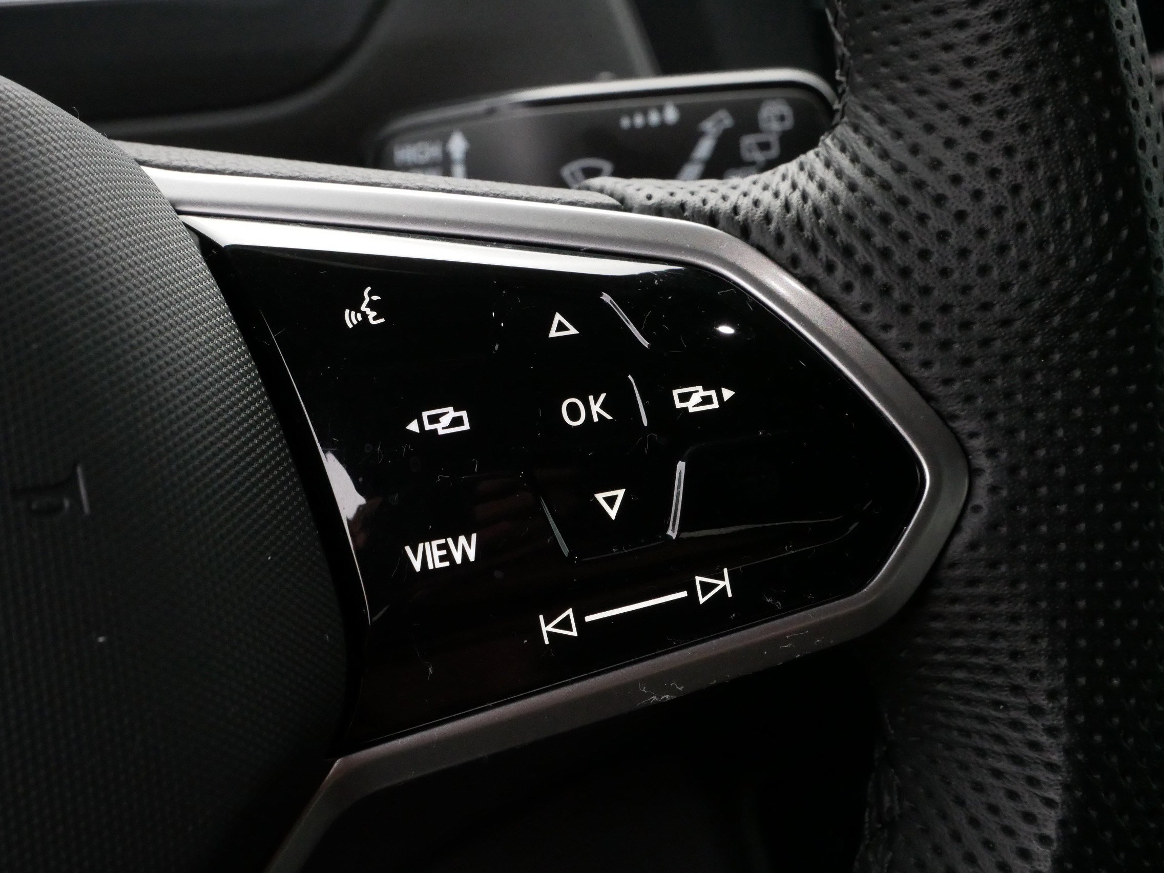 2022 Volkswagen Tiguan SE R-Line Black photo 22