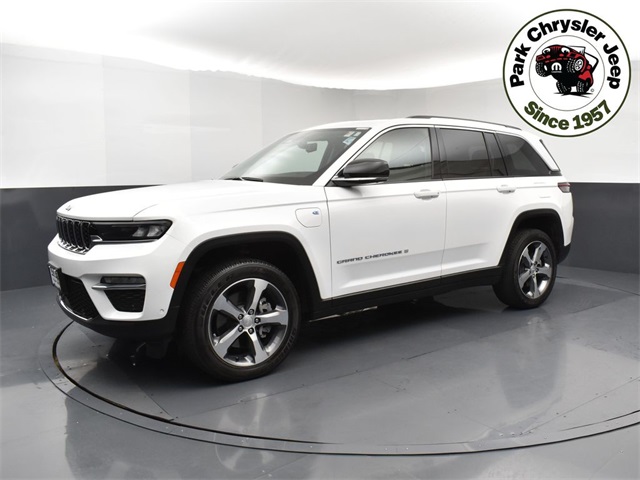 2024 Jeep Cherokee Limited 4xe photo 3