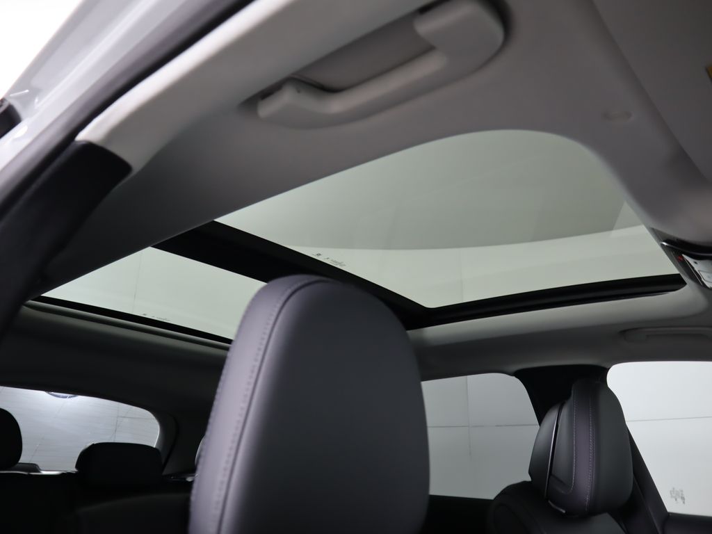 2026 Mercedes Benz GLC 350e 4MATIC photo 16
