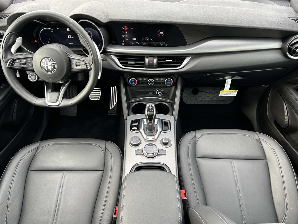 2025 Alfa Romeo Stelvio Sprint photo 3