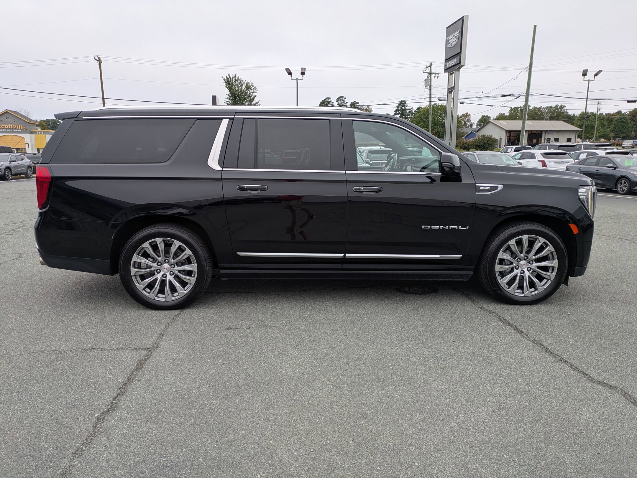 2023 Gmc Yukon XL Denali photo 4