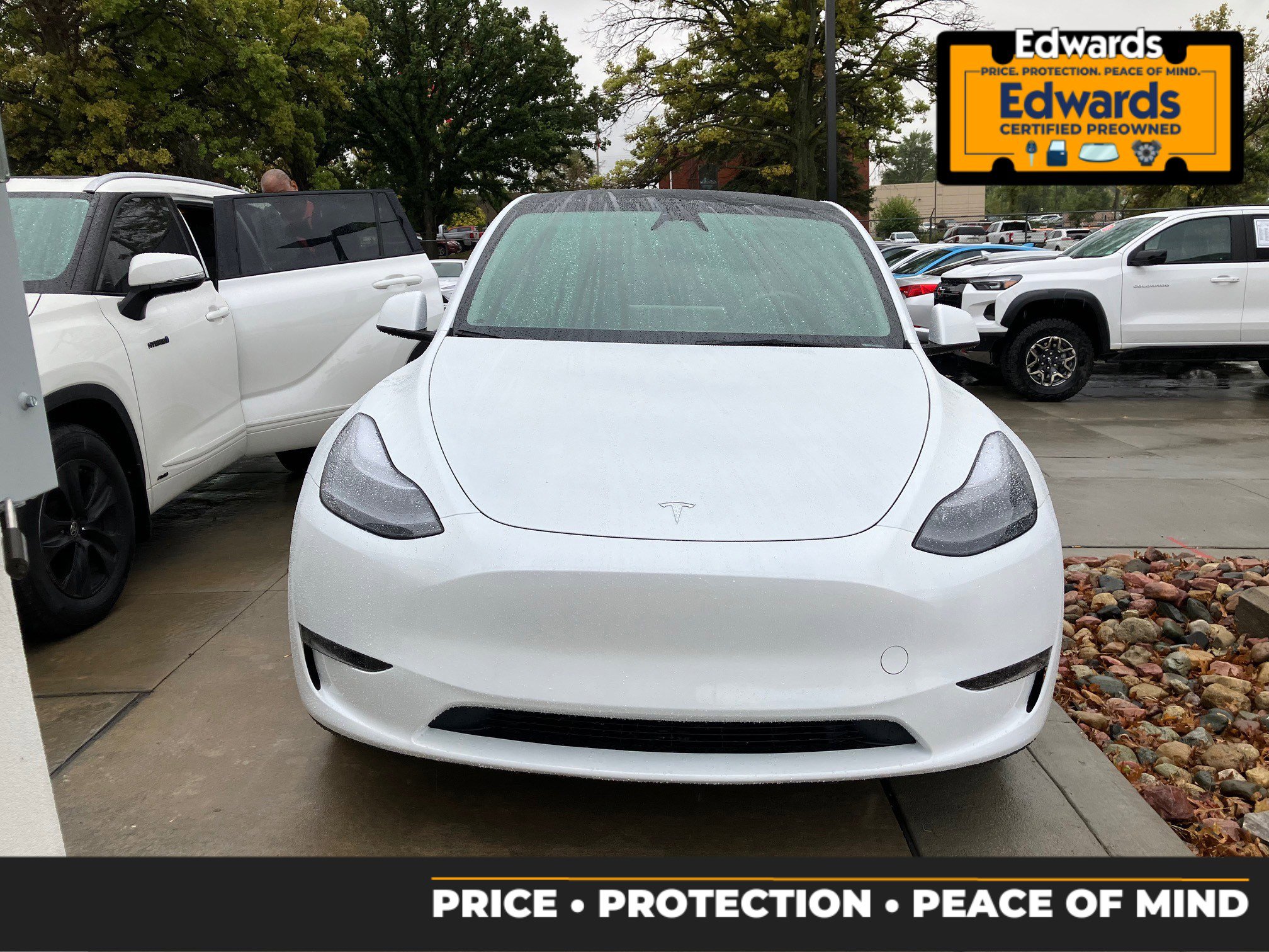 2024 Tesla Model Y Long Range photo 2