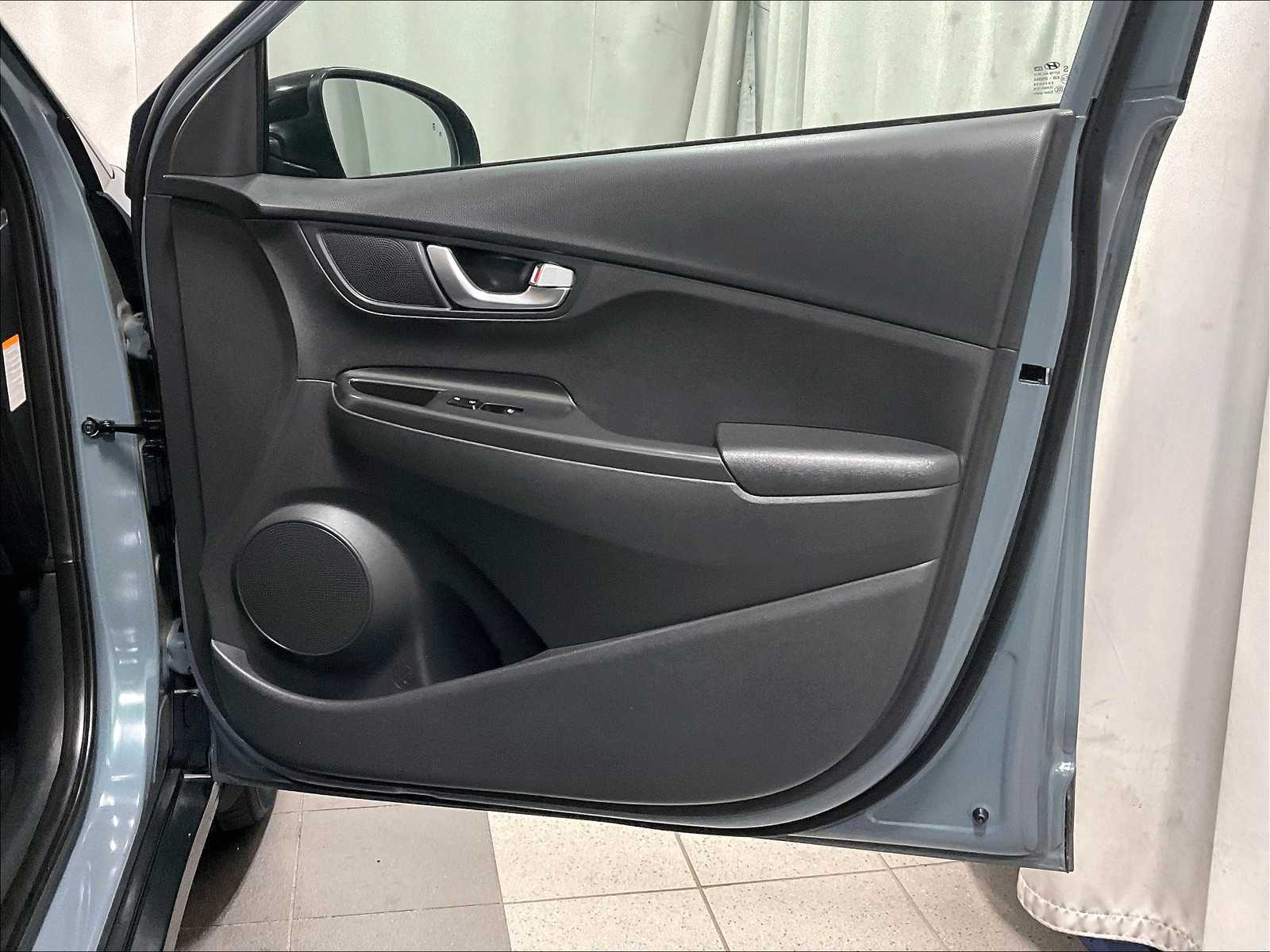 2023 Hyundai Kona Electric SE photo 11