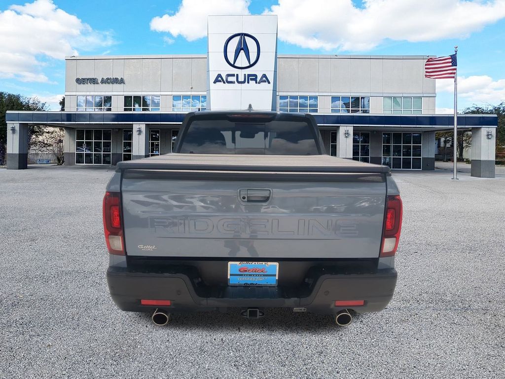 2024 Honda Ridgeline Black Edition photo 5