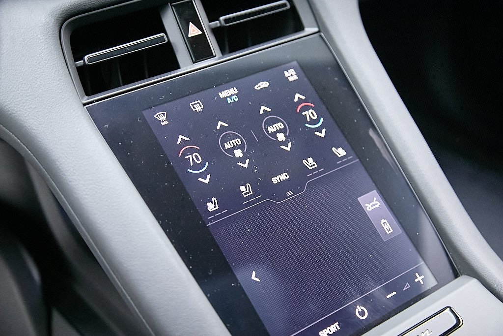 2022 PORSCHE TAYCAN - Image 31