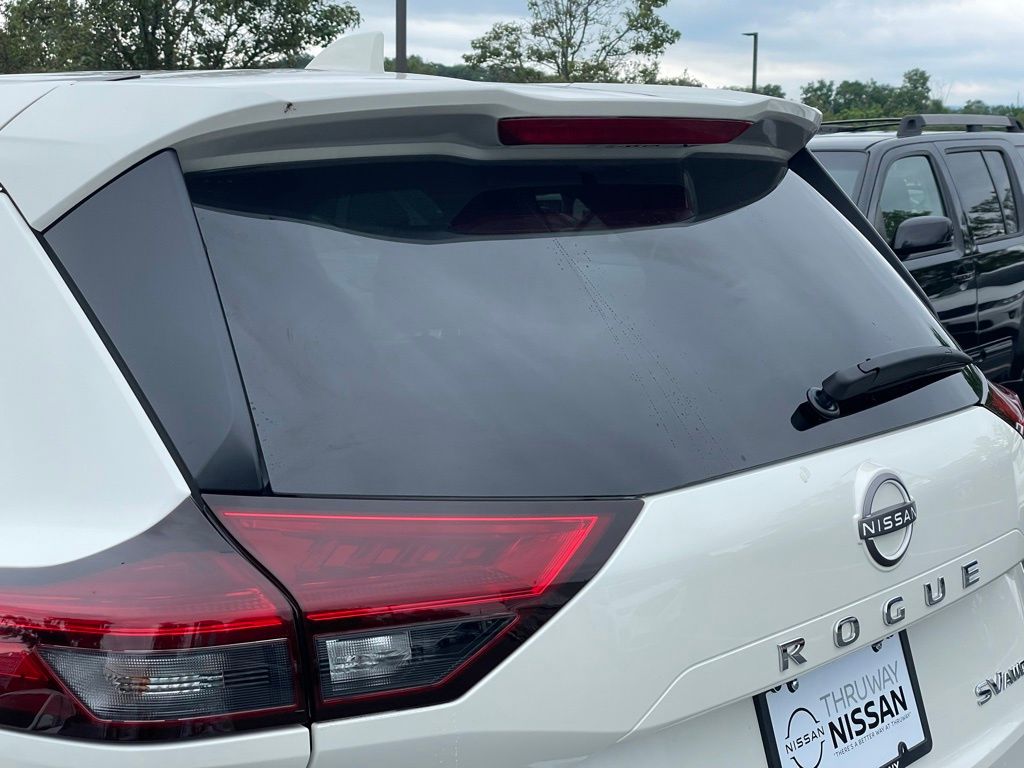 2023 Nissan Rogue SV photo 18