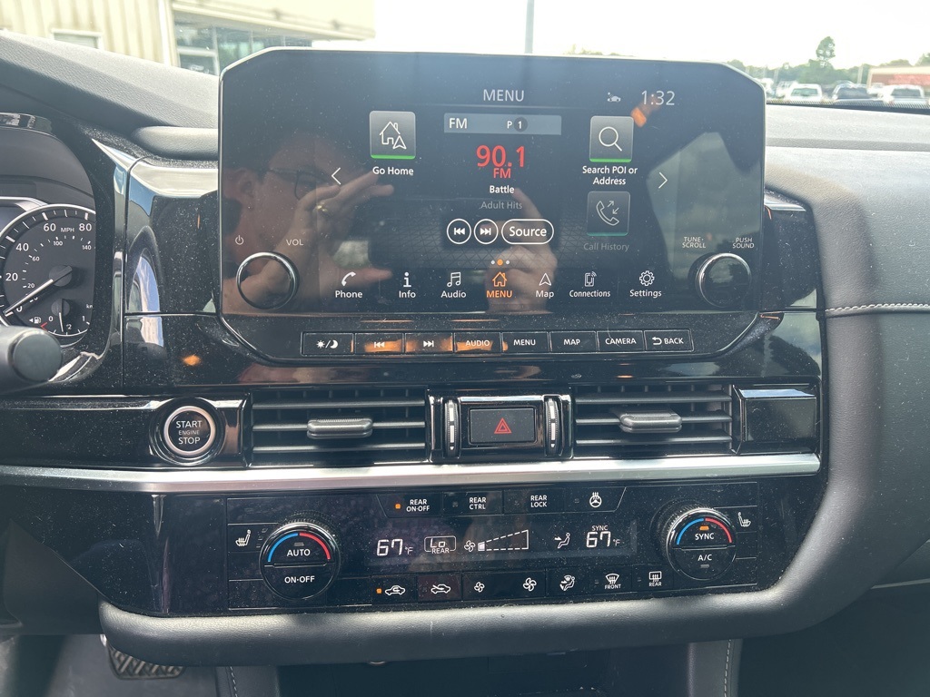 2022 Nissan Pathfinder SL photo 13