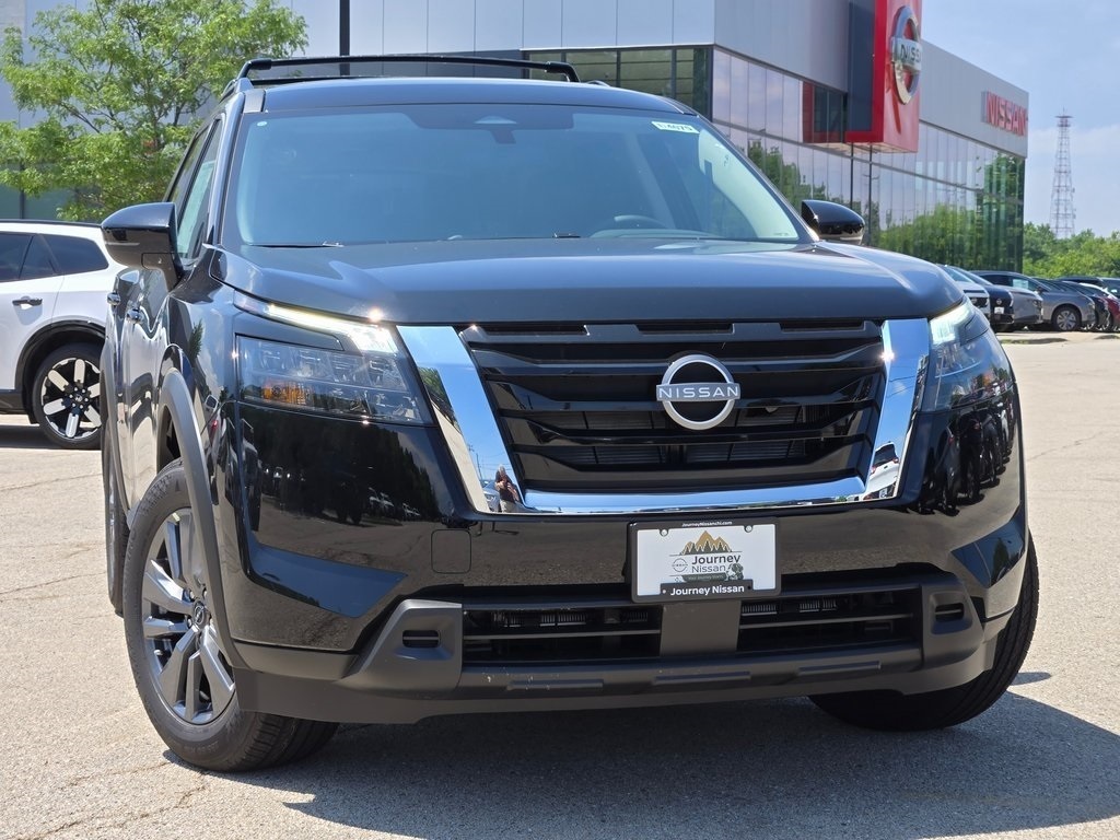 2025 Nissan Pathfinder SV photo 3