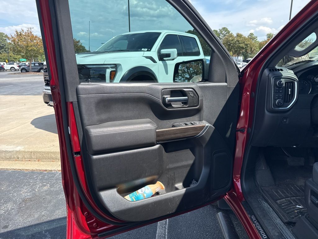 2021 Chevrolet Silverado 1500 LT photo 22