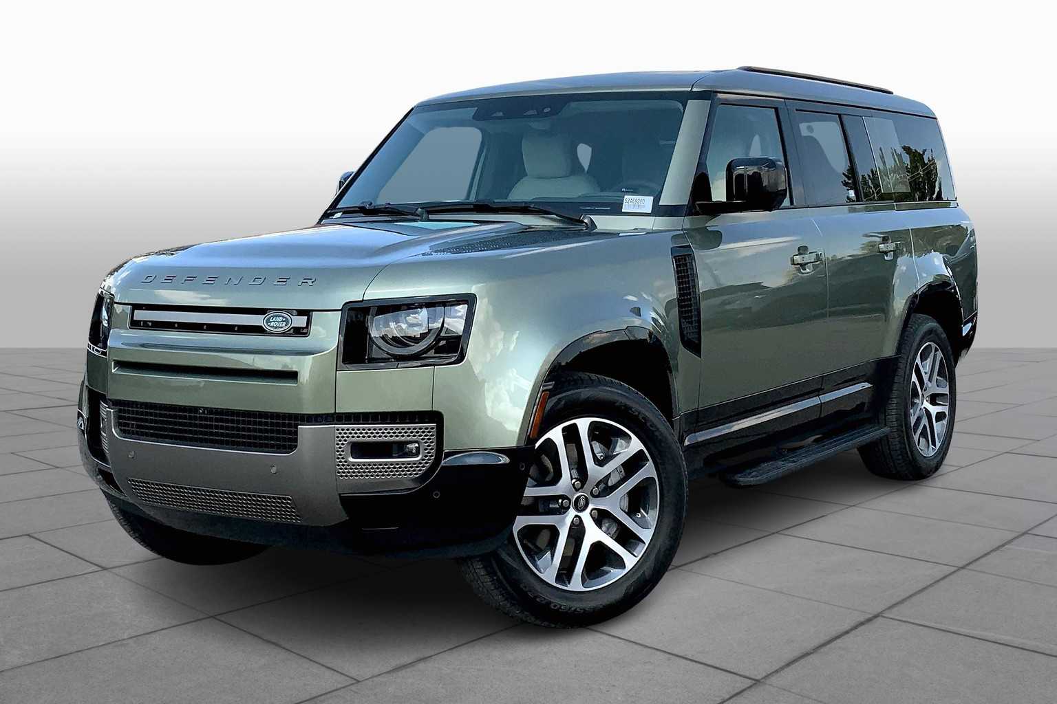 2025 Land Rover Defender 130 X-Dynamic SE photo 3